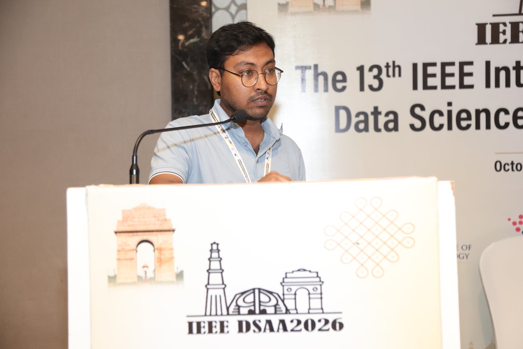 M Mohaiminul Islam speaking at the DSAA 2026 podium